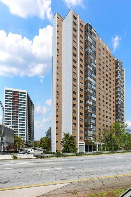 2208-Top Flr-Work/Game Sta-600 Mb-1 Free Park-King Атланта Экстерьер фото